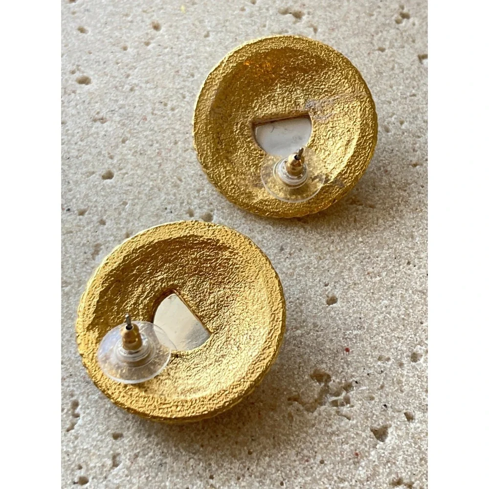 Gold Tone Hammered Earrings Faceted Purple Cabochon Couture Statement Glam